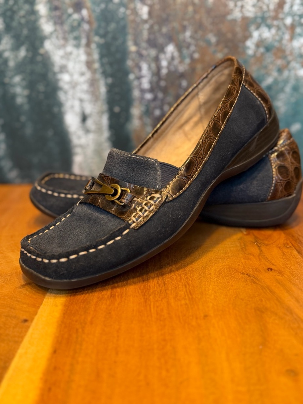 Classic Old Money Naturalizer Navy‎ Suede Loafers Gold Bit 7.5 (GUC)
